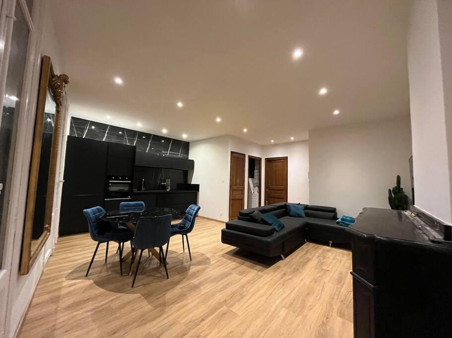 Appartement Haussmannien A 200M Des Halles. Narbonne Bagian luar foto